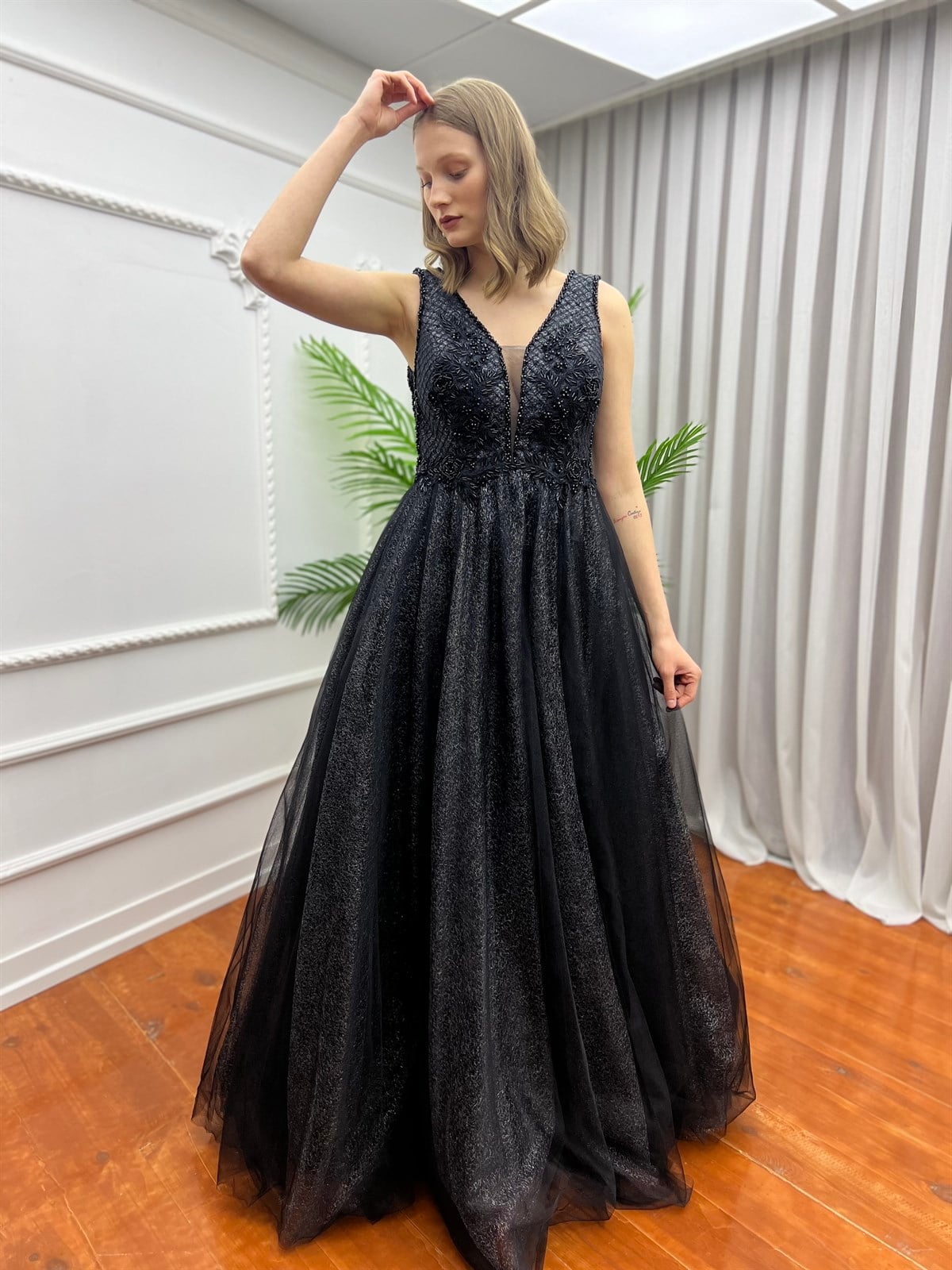 İşlemeli Elbise Siyah