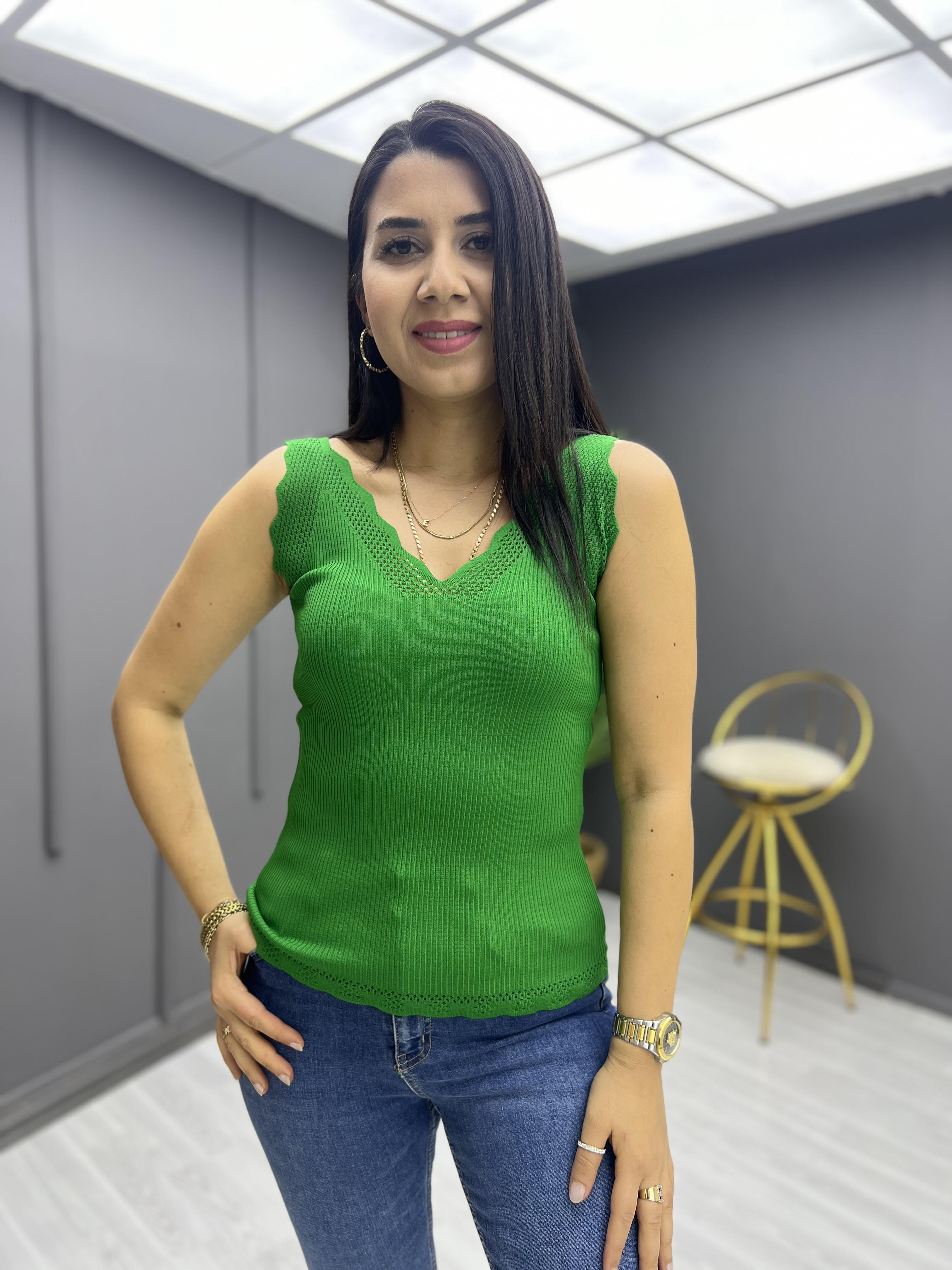 Merdiven Yaka Güpürlü Bluz Çimenyeşili