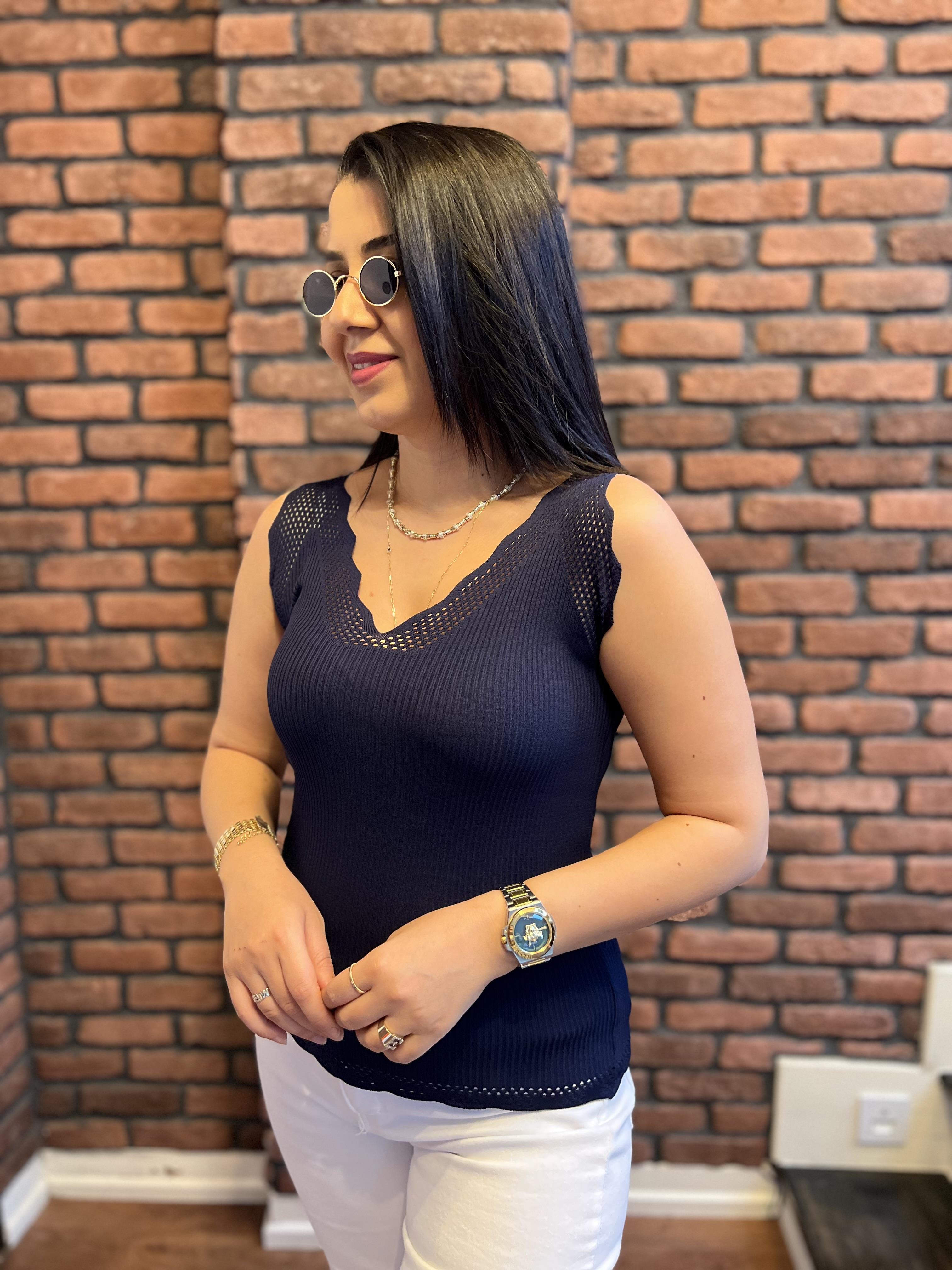 Merdiven Yaka Güpürlü Bluz Lacivert