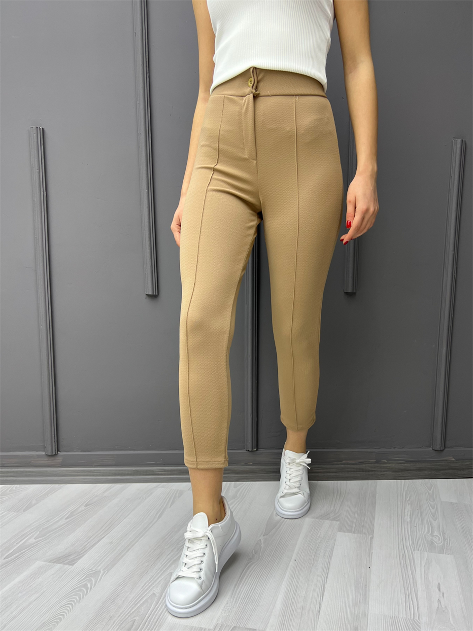 Önden Çimalı Düğmeli Pantolon Bej