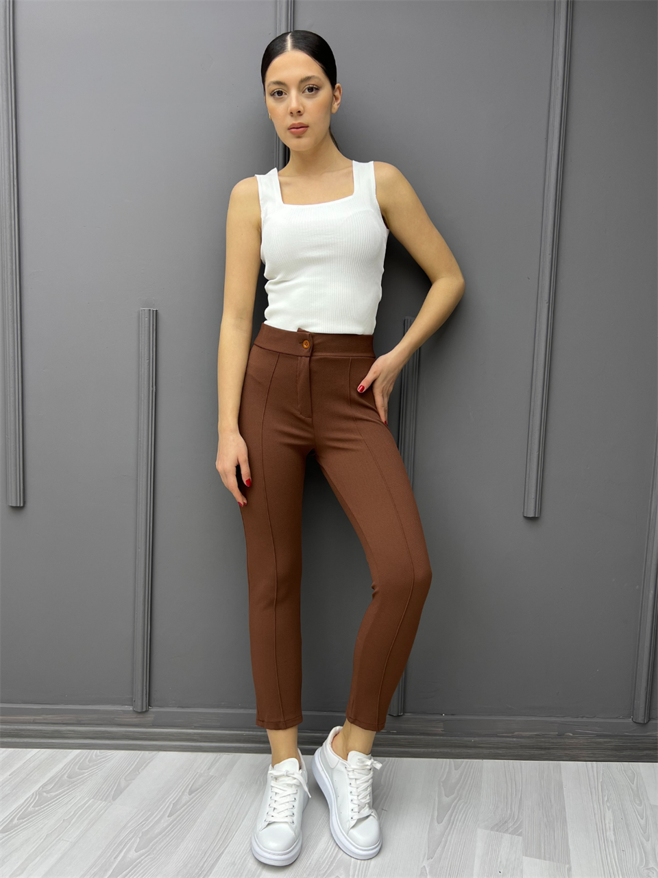 Önden Çimalı Düğmeli Pantolon Kahverengi