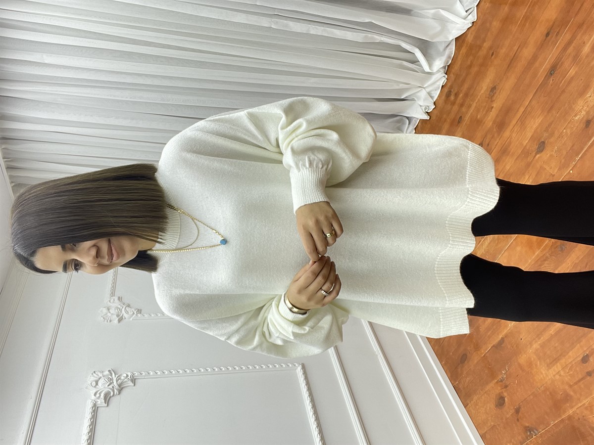 Oversize Kısa Salaş Kazak Beyaz