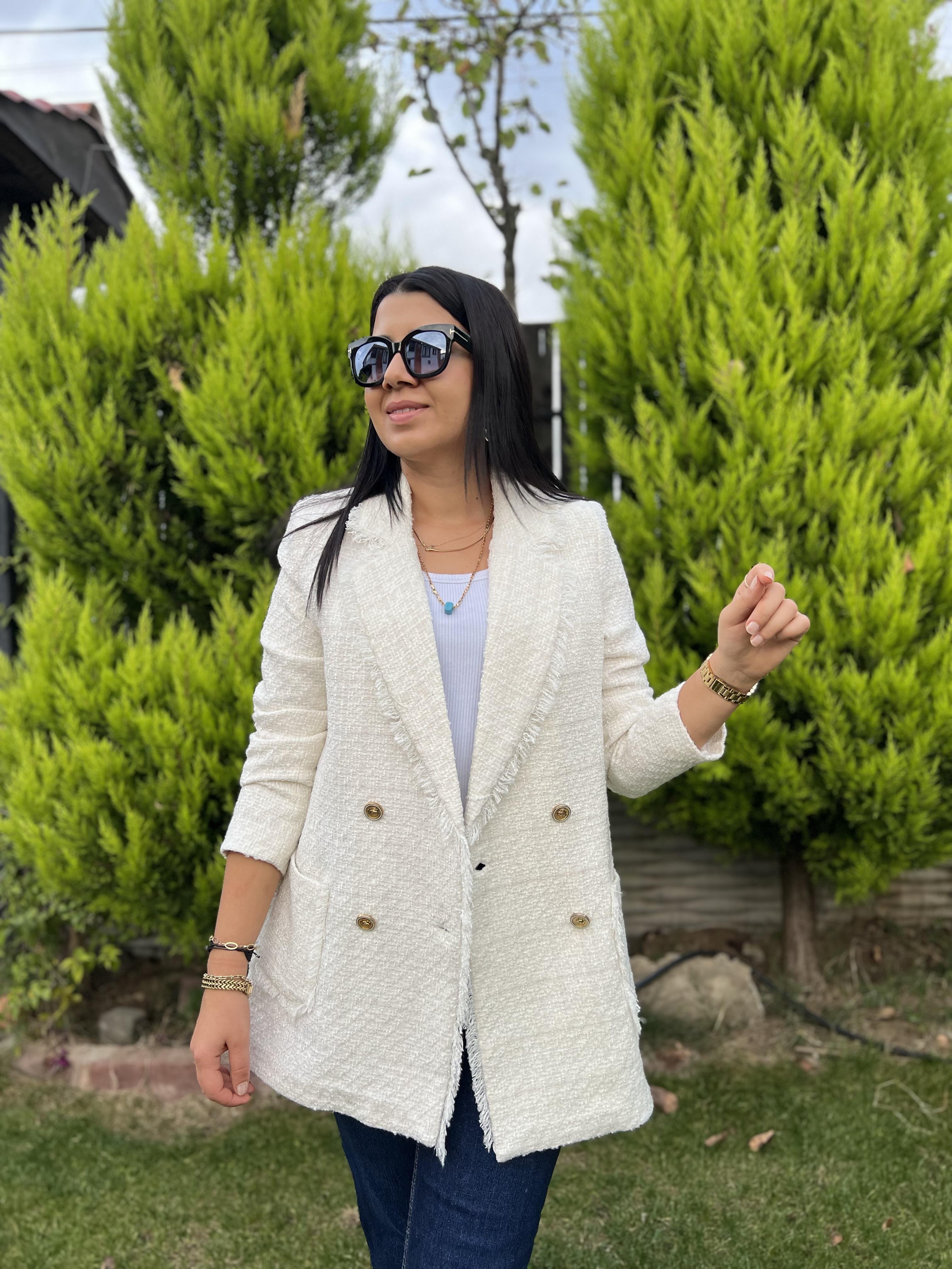 Tüvit Püsküllü Ceket Ekru