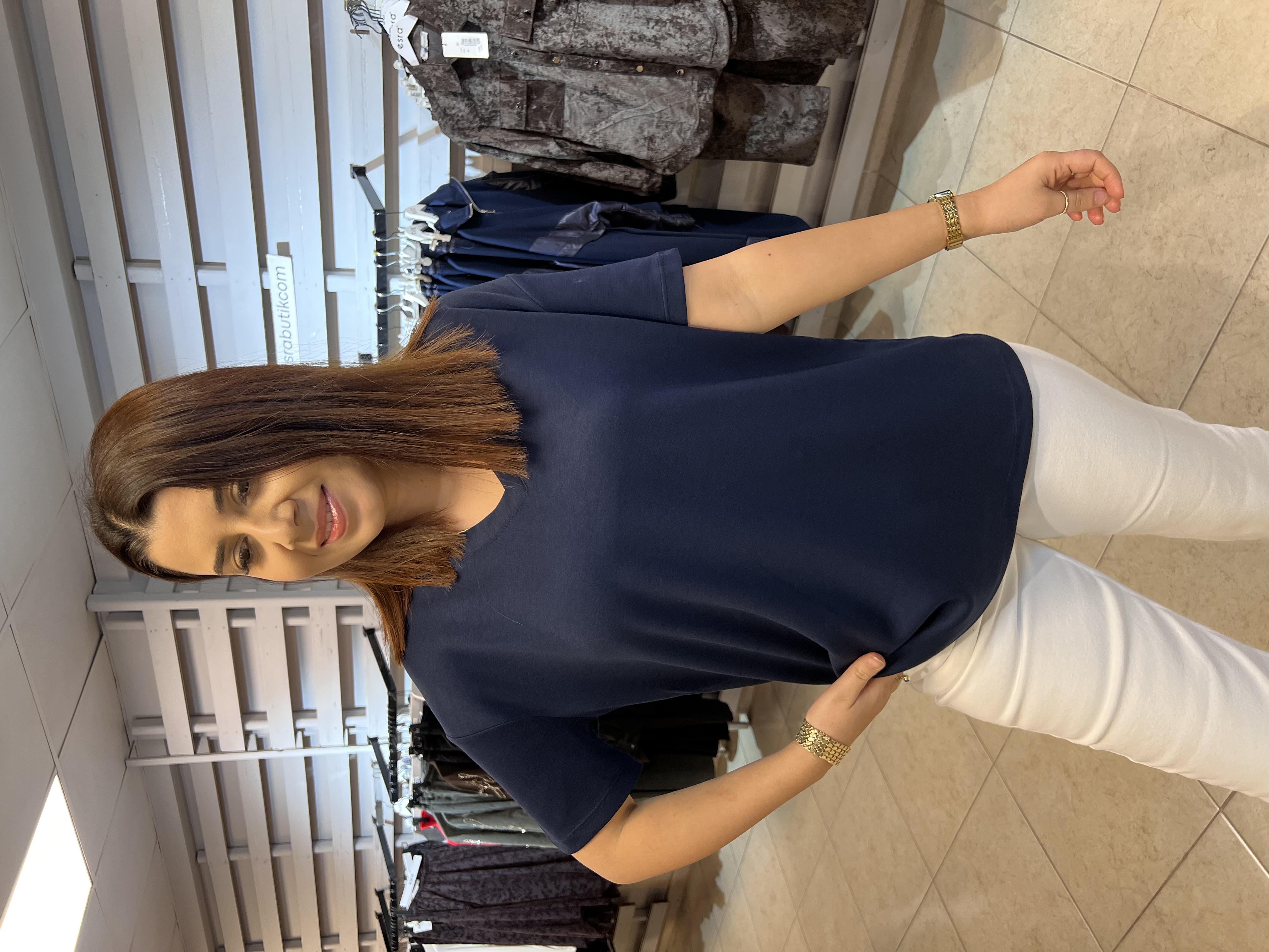 V Yaka Salaş Tişört Lacivert