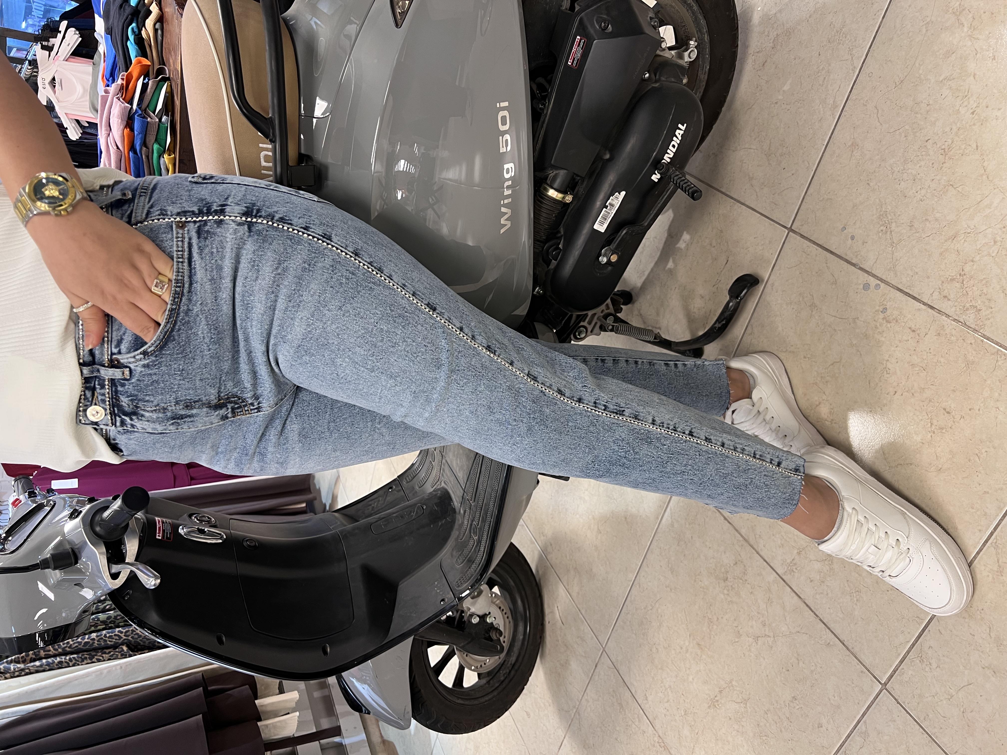 Yanları Taşlı Boyfit Jean