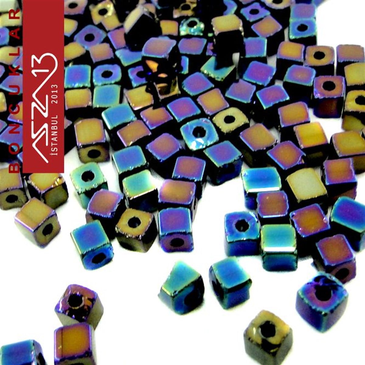 Janjanlı Mavi-Mor Opak 2,6x2,6 mm Küp (Kare) Cam Boncuk / Paket İçeriği 300 Adet
