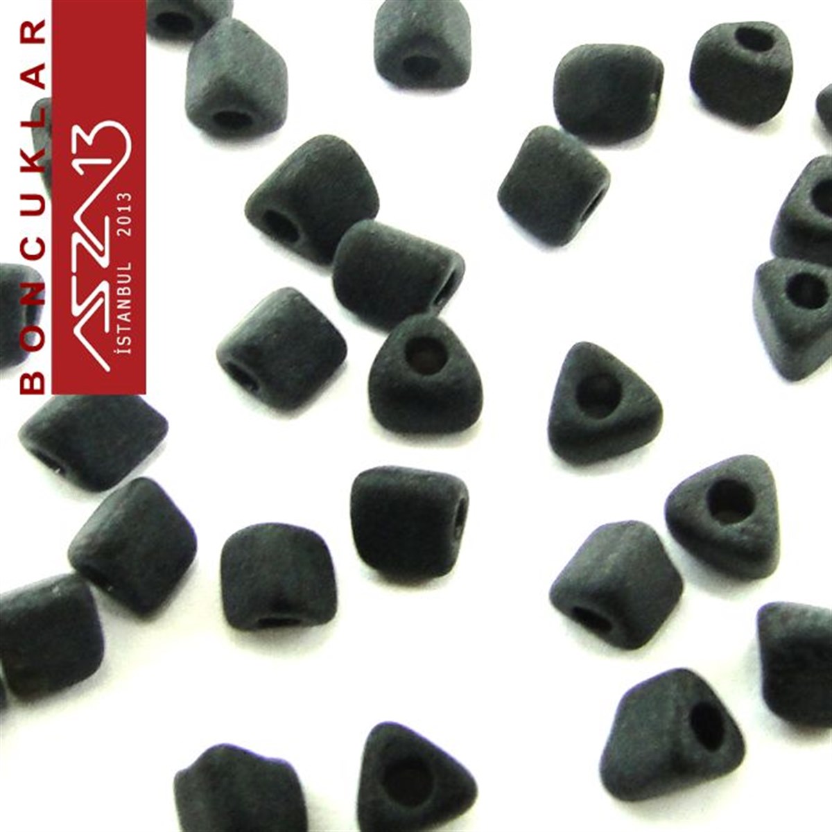 Mat Siyah Opak 3,5x3,5 mm Üçgen Prizma Cam Boncuk / Paket İçeriği 160 Adet