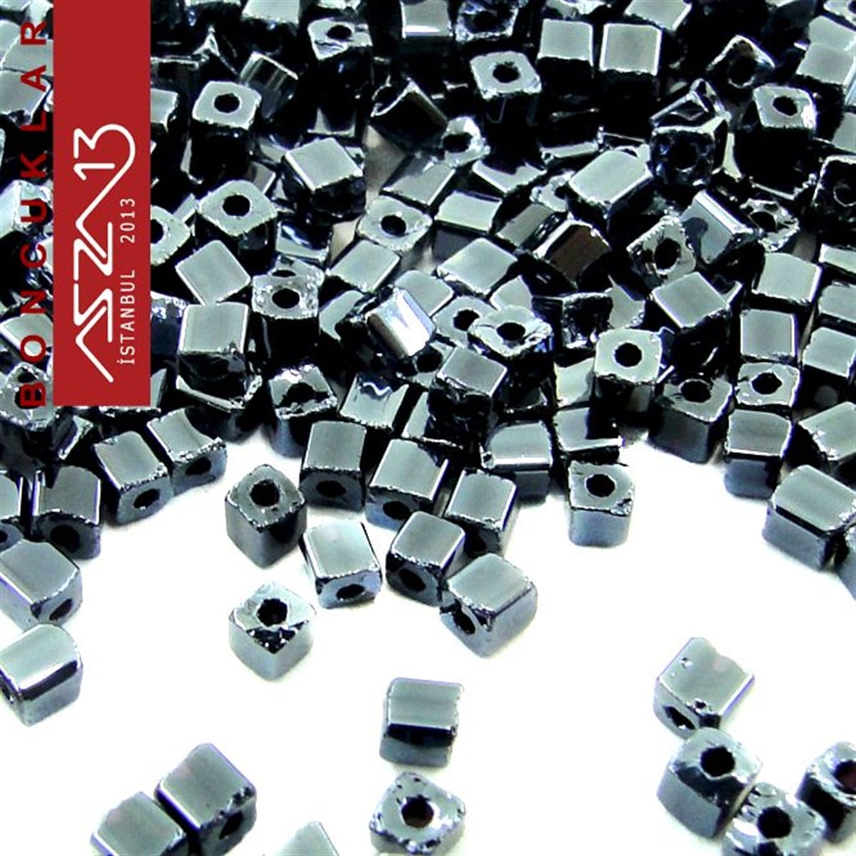 Metalik Koyu Füme Opak 2,0x2,0 mm Küp (Kare) Cam Boncuk / Paket İçeriği 780 Adet