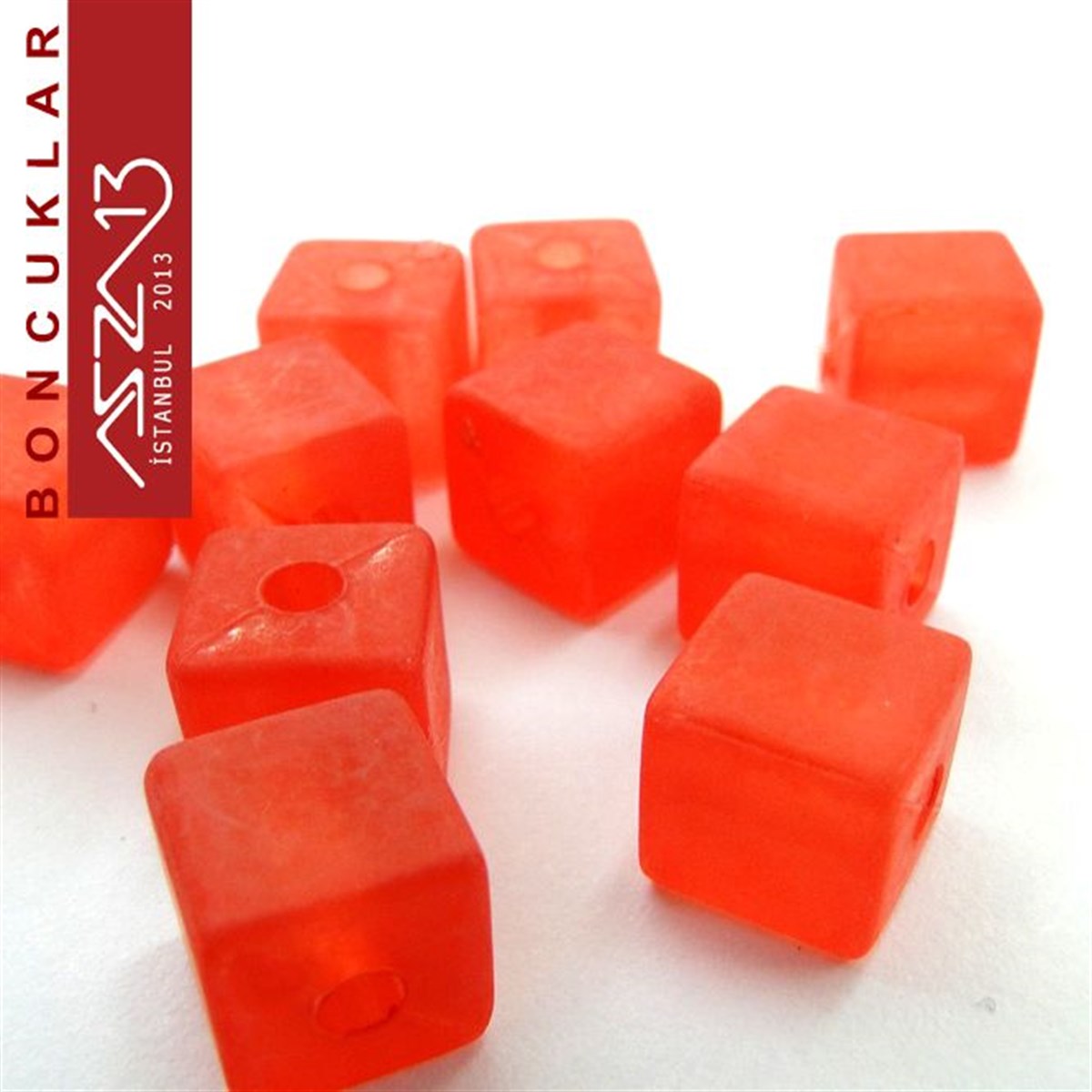 8x8 mm, Epoxy, Kırmızı Küp Boncuk / Paket İçeriği 10 Adet