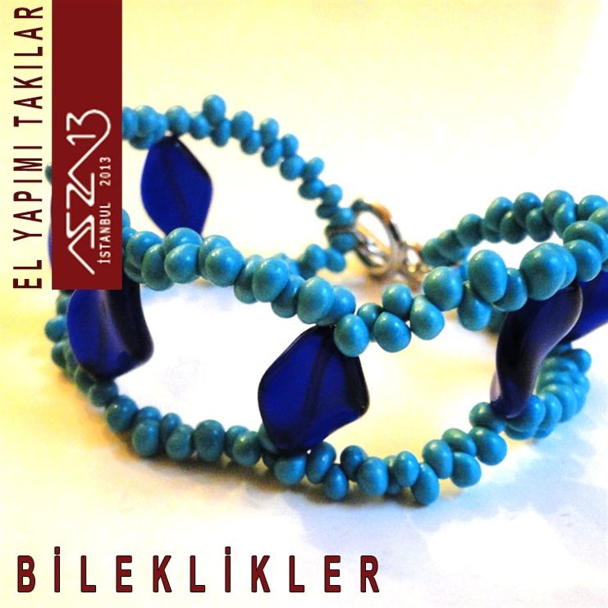 Damla Kum Boncuklu ve Çek Taşlı Çift Katlı Bileklik