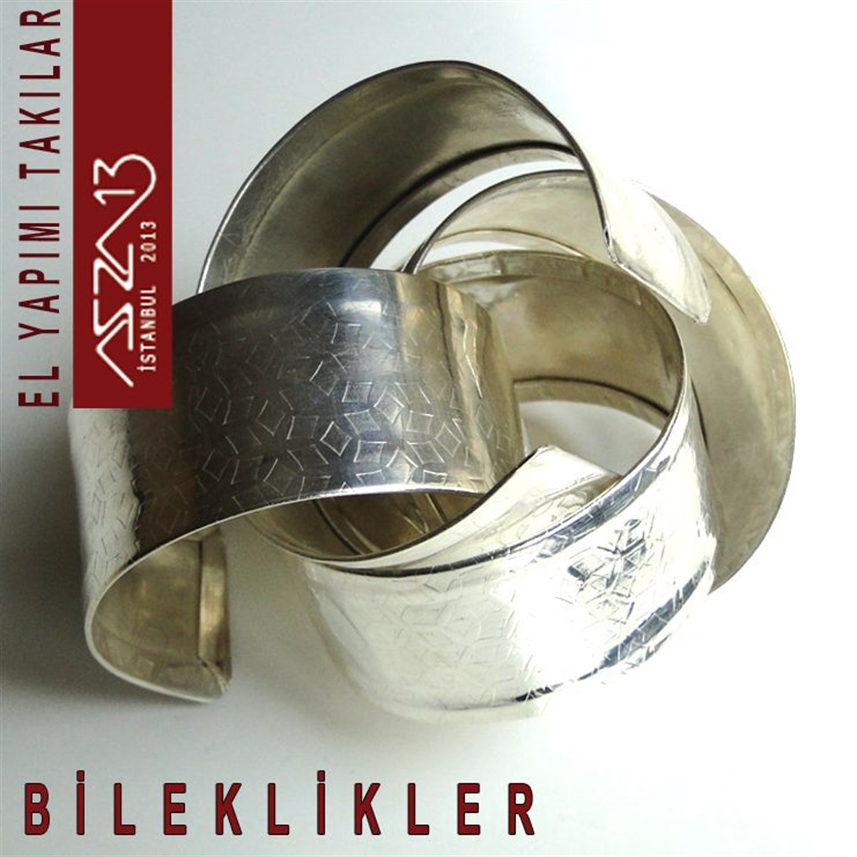 Gümüş Kaplamalı Yüzeyi Desenli 3 cm  Pirinç Bileklik