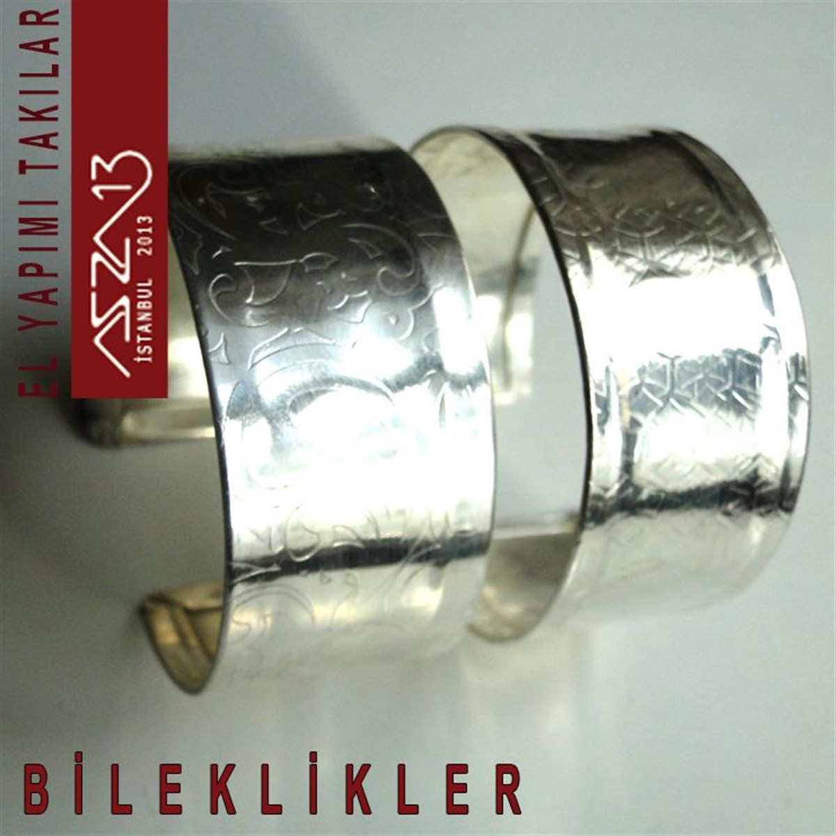 Gümüş Kaplamalı Yüzeyi Desenli 3 cm  Pirinç Bileklik