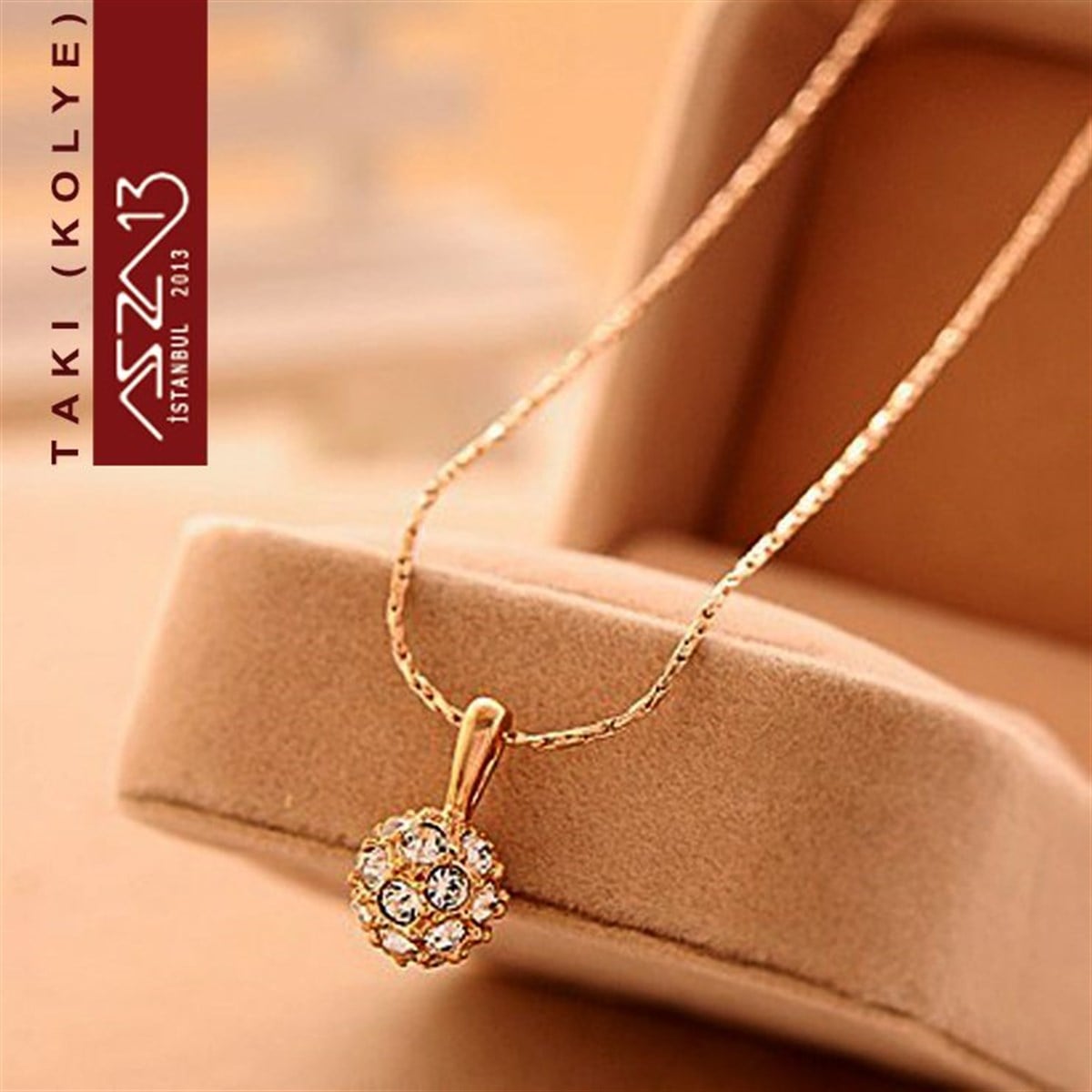 Altın Kaplama Kristal Taşlı Top Kolye (Zincir Boyu 45 cm)