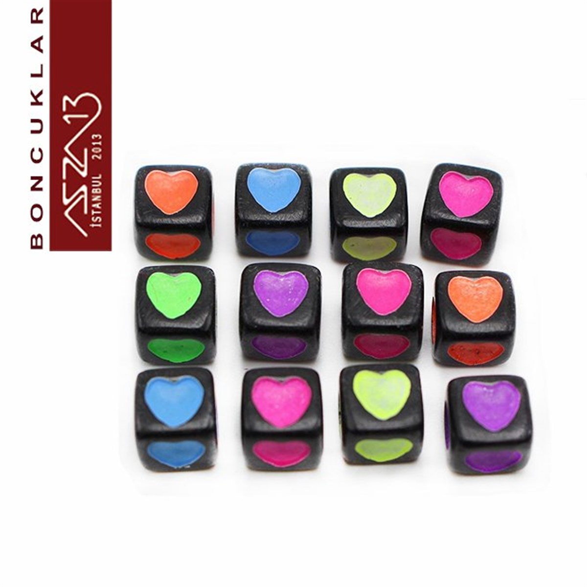 75 Adet 7 mm Siyah Fon, Karışık Renkli Kalpli Küp Boncuk (20 Gr)