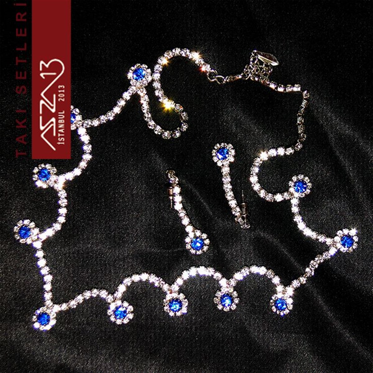 Gümüş Kaplama ve Şeffaf ve Safir Kristal Taşlı Küpe ve Kolye Takı Seti (Düğün Takısı)