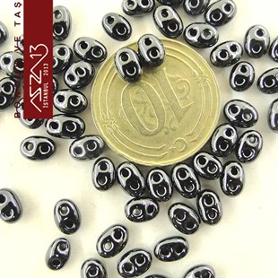 65 Adet 2,5x5 mm Metalik Çelik Mavi Renkli Twin Cam Boncuk (3,8 gr)