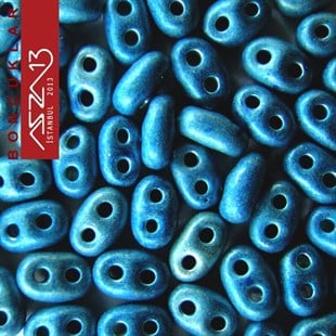 65 Adet 2,5x5 mm Metalik Turkuaz Renkli Twin Cam Boncuk (3,8 gr)