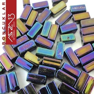 Janjanlı Mavi-Mor Opak 3,4x7,0 mm Dikdörtgen Prizma Cam Boncuk / Paket İçeriği 60 Adet