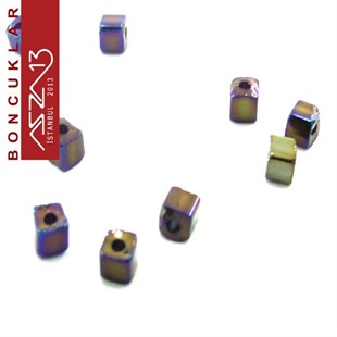 Janjanlı Mavi-Mor Opak 2,0x2,0 mm Küp (Kare) Cam Boncuk / Paket İçeriği 780 Adet