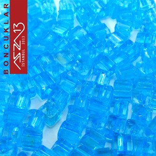 Mavi Şeffaf 2,6x2,6 mm Küp (Kare) Cam Boncuk / Paket İçeriği 350 Adet