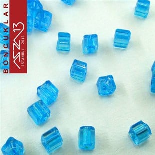Mavi Şeffaf 2,6x2,6 mm Küp (Kare) Cam Boncuk / Paket İçeriği 350 Adet