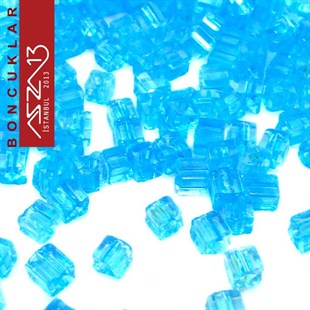 Mavi Şeffaf 2,6x2,6 mm Küp (Kare) Cam Boncuk / Paket İçeriği 350 Adet