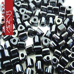 Metalik Koyu Füme, Opak 3,5x3,5 mm Üçgen Prizma Cam Boncuk / Paket İçeriği 160 Adet