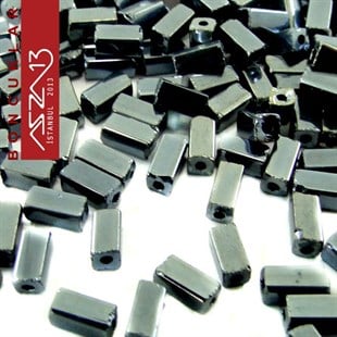 Metalik Koyu Füme Opak 2,0x4,0 mm Dikdörtgen Prizma Cam Boncuk / Paket İçeriği 310 Adet