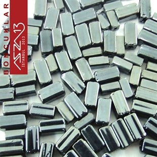 Metalik Koyu Füme Opak 2,6x5,0 mm Dikdörtgen Prizma Cam Boncuk / Paket İçeriği 230 Adet