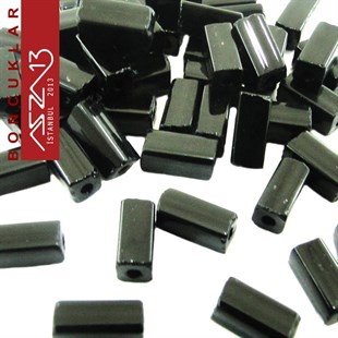 Metalik Siyah Opak 3,4x7,0 mm Dikdörtgen Prizma Cam Boncuk / Paket İçeriği 60 Adet