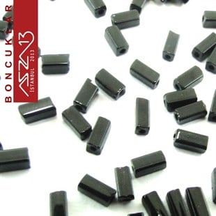 Metalik Siyah Opak 2,0x4,0 mm Dikdörtgen Prizma Cam Boncuk / Paket İçeriği 310 Adet