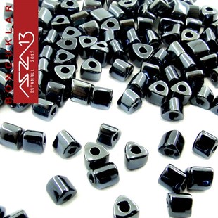 Metalik Koyu Füme, Opak 3,5x3,5 mm Üçgen Prizma Cam Boncuk / Paket İçeriği 160 Adet