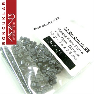Metalik Koyu Füme Opak 2,6x2,6 mm Küp (Kare) Cam Boncuk / Paket İçeriği 300 Adet