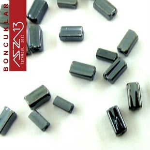 Metalik Koyu Füme Opak 2,6x5,0 mm Dikdörtgen Prizma Cam Boncuk / Paket İçeriği 230 Adet