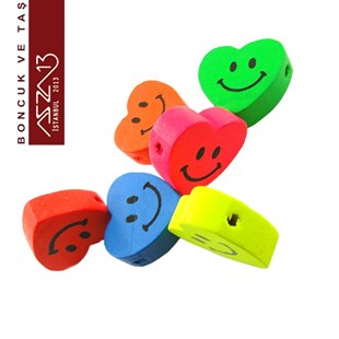 Kalp 18x22 mm, Gülen Yüz Ahşap Boncuk (3,7 Gr) / Paket İçeriği 4 Adet