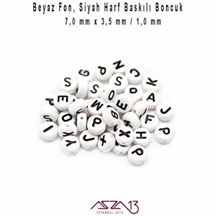365 Adet 7 mm Beyaz Fon, Siyah Renk Harfli Yassı Yuvarlak Boncuk (50 Gr)