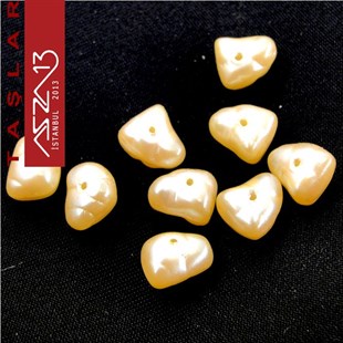 30 Adet 6x8 mm Somon Renk Amorf Üçgen Yüzeyi Pütürlü Cam İnci Boncuk (9 gr)