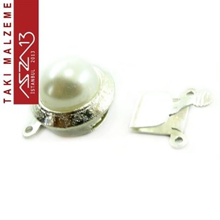 Gümüş Kaplamalı, 1.4x2.0 cm Desenli,  İnci Taşlı, Yuvarlak Şekilli Çift Kulplu, Pim Mekanizmalı Kilit / Paket İçeriği 1 Adet