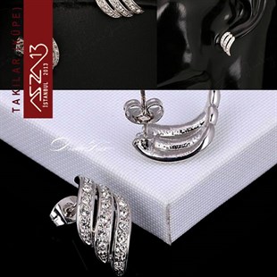Vintaj Kristal Taşlı Platinyum Kıvrık Sallantı Küpe