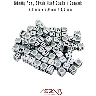 208 Adet 7 mm Gümüş Fon, Siyah Harfli Küp Boncuk (50 Gr)