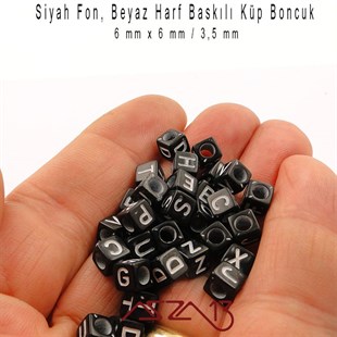 Siyah Zemin * Beyaz Harf - Küp (Zar) Boncuk - 6 mm / 300 Adet