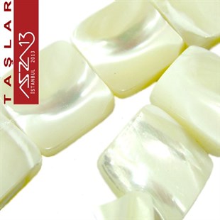 27 Adet 15 mm Beyaz Renk Kare Sedef Doğal Taş (50 gr)