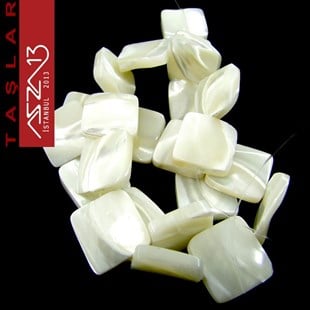 27 Adet 15 mm Beyaz Renk Kare Sedef Doğal Taş (50 gr)
