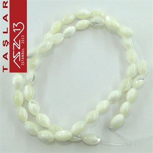 56 Adet 6 mm Beyaz Renk Oval Sedef Taş Boncuk (8 gr)