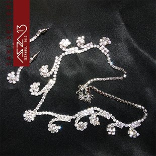 Gümüş Kaplama ve Şeffaf Kristal Taşlı Küpe ve Kolye Takı Seti (Düğün Takısı)