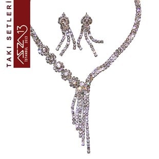 Gümüş Kaplama ve Şeffaf Kristal Taşlı Küpe ve Kolye Takı Seti (Düğün Takısı)