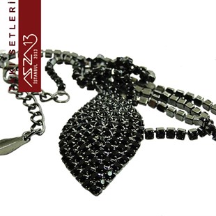 Saten Nikel Kaplama ve Şeffaf Kristal Taşlı Küpe ve Kolye Takı Seti (Düğün Takısı)