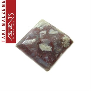 Kare Şekilli, Doğal Delikli Taş / Paket İçeriği 1 Adet