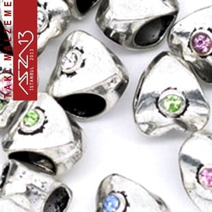 Antik Gümüş Kaplamalı 10x9 mm Peridot Kristal Taşlı Charm Kalp Boncuk / Paket İçeriği 1 Adet