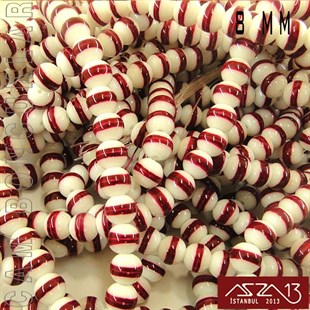 Yuvarlak 8 mm, Bordo Halkalı Beyaz Cam Boncuk / Paket İçeriği 50 Adet